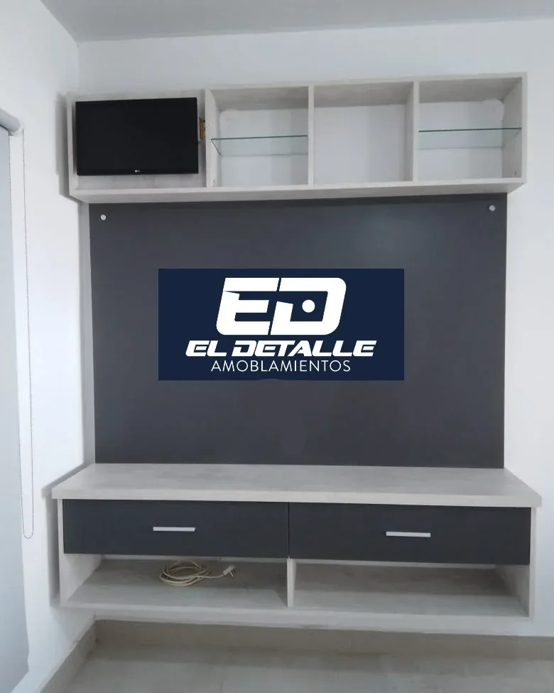 Obra terminada con el cartel de El Detalle